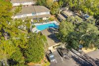 Modern 2-Bedroom 2 and half-Bath Condo in Gainesville Florida - B&B Gainesville