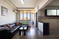 Yeznik Koghbatsi - Amiryan crossroads 1 bedroom comfy apartment with Balcony KO100 - B&B Jerevan