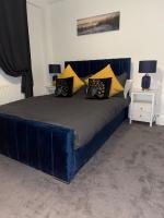 Stylish 2-Bed Flat - 15-Min Walk to London Bridge - Chambres d’hôtes Londres