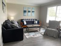 Beautiful Waterfront Ranch - B&B Erie