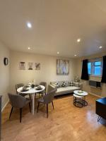 Stylish 1BR Workspace Parking central London - B&B Londra