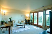Serene King Suite Retreat on Quiet Mercer Island - B&B Mercer Island