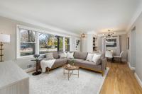 Main Street Retreat Hot Tub Sleeps 8 - Bed and Breakfast Plymouth