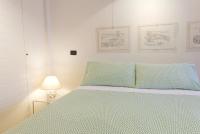 Cannaregio Retreat with Canal View - B&B Venecia