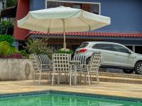 Teresopolis casa ampla em clube com piscina - B&B Teresópolis