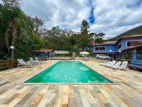 Teresopolis casa ampla em clube com piscina - B&B Teresópolis