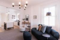 Harrington House - inner-city luxury apartment - Chambres d'hôtes Hobart