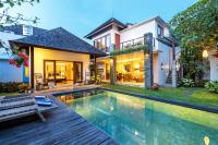 Three-Bedroom Villa with Private Pool and Kitchen