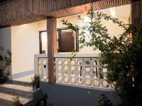 Queen Room with Garden View