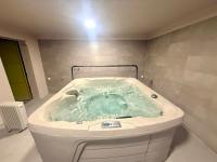 Chill & Pool Retreat Almádi - B&B Balatonalmádi