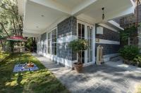 StayVista at Crescent Peak with Bonfire & Gazebo - B&B Solan