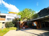 5 bedroom suite sleeps 16 with fully equipped kitchen & two bathrooms - Chambres d’hôtes Highett