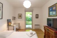 Appartamento con 2 Camere da Letto e Vista Giardino 