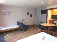 Grand studio en montagne - B&B Arlos