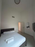 One-Bedroom Apartment with Balcony