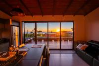 Experiência Romântica com Jacuzzi Privativa, a Melhor Vista do Mar e do Porto - B&B Imbituba