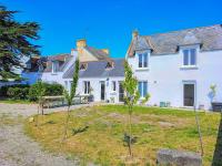 Large Family House By The Beaches - B&B Penmarch