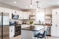 The Madison - 5 Minutes to Downtown, Firepit and Deck! - B&B Madison Heights