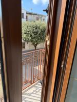 Modern 1st floor apartment with balcony - Casa Berto - Chambres d’hôtes Trinitapoli