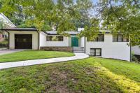 Designer 5 Bedroom with Backyard Downtown ATL - B&B Atlanta