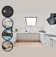 CORN FLOUR LODGE at PITKERRO MILL, 3 double bedrooms with TVs, 1 en-suite, 2 further bathrooms, fully equipped kitchen, large family dining area, FREE parking and WiFi, HOT TUB, private garden, short mid and longterm stays available with HONEYCOMB HOSTS - B&B Dundee