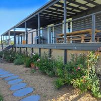 Unwind at new and beautiful Blue Wren Hill - B&B Gloucester