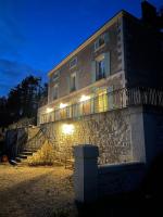 Magnifique maison de famille, 7 chbres,13 lits, 5' zoo - B&B Seigy