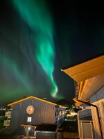 Top apartment in Leknes city, with carport - B&B Festvåg