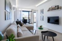 Averna - Breezy 2-BR Apt & Balcony in Larnaca - B&B Larnaca