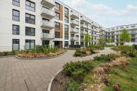 Modern Apartment with Parking and Balcony near the City Center by Noclegi Renters - Chambres d'hôtes Katowice