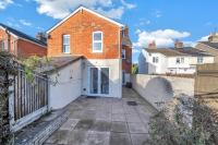 17 OutRisbygate St - 3 bedroom house that sleeps 6 with one private parking space - Chambres d’hôtes Bury St Edmunds