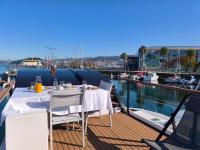 Marina Vigo Casa Flotante - Terraza Privada sobre el Mar - Bed and Breakfast Vigo