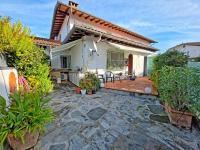 I Cipressi - B&B Capanne-Prato-Cinquale