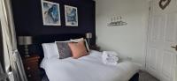 Idyllic Abode in Picturesque Clifton Village - Bed and Breakfast Bristol