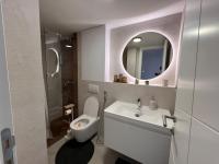 Apartment with Mountain View