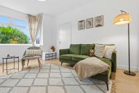Lux 3 BD House, Sleeps 8, Free Parking, Perfect for Contractors, Families, Near Manchester and Etihad - B&B Manchester