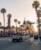 5-Star West Hollywood Living | Modern & Central - B&B Los Angeles