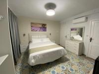 Camera Queen Standard