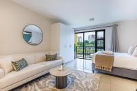 Stunning Air-conditioned studio at Millennial Umhlanga - Bed and Breakfast Durban