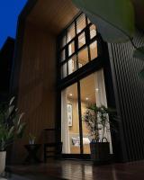 Breezia Villa Mezzanine with Private Pool - Ferienwohnung Blimbing