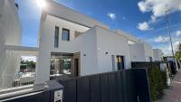 7LakesVilla with Heated Pool, Cinema & Home Office, Santa Rosalia Lake Resort - Chambres d'hôtes Torre-Pacheco
