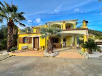 Happy Houses With Garden - B&B Cardedu