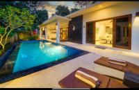 Chambre Lit Queen-Size - Vue sur Piscine