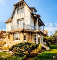 Villa Georgia - Elégante villa anglo-normande avec jardin - Plage à 100 m - B&B Benerville-sur-Mer