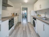 3 Bed House Driveway Town Centre M1 A5 Major Roads - B&B Dunstable