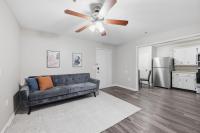Modern Highland Park 2BR 2BA Stay - B&B Clarksville