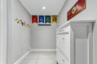 The Lumos House - 4 Bed Home w Parking near Harry Potter Studios - B&B Watford