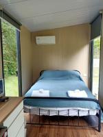 Persimmon paddock by Tiny Away - B&B Whakamarama