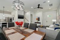 The Oasis - Modern 3BR Near Downtown - Med Center - Stadiums - B&B Houston