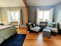 Peaceful Garden-View Room Near Rutgers - Chambres d'hôtes Ukrainian Village